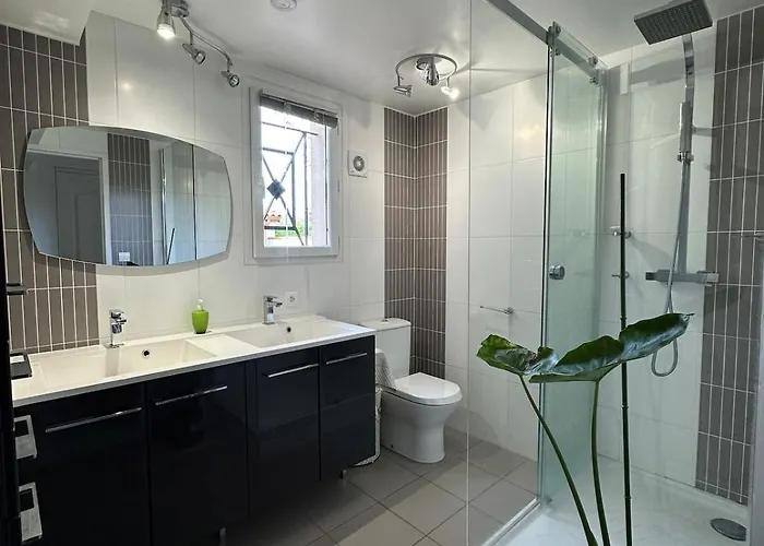 T2 Independant Avec Terrasse A *