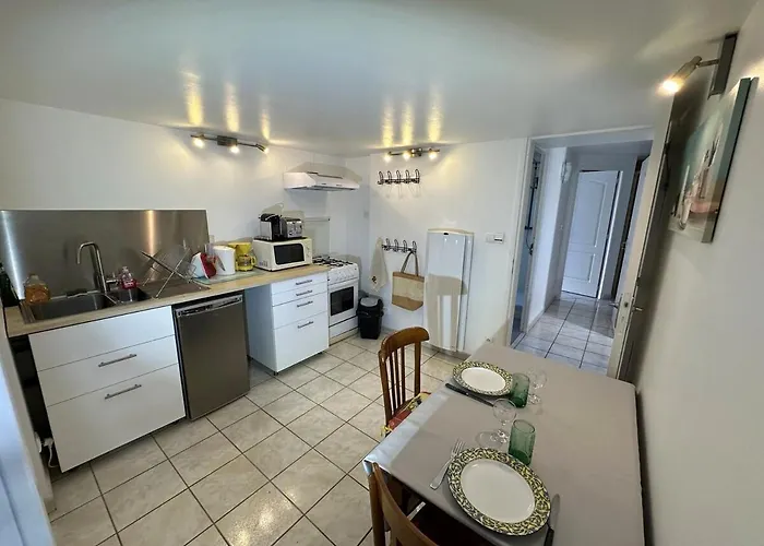 T2 Independant Avec Terrasse A Apartment *